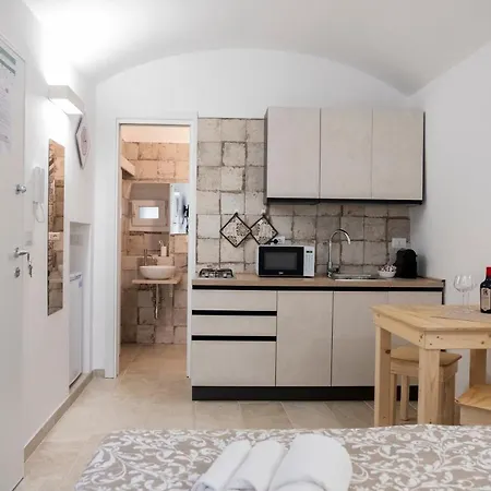 Domus Regina Carmela Apartment *