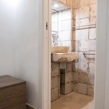 Domus Regina Carmela Apartment *