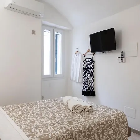 Domus Regina Carmela * Monopoli